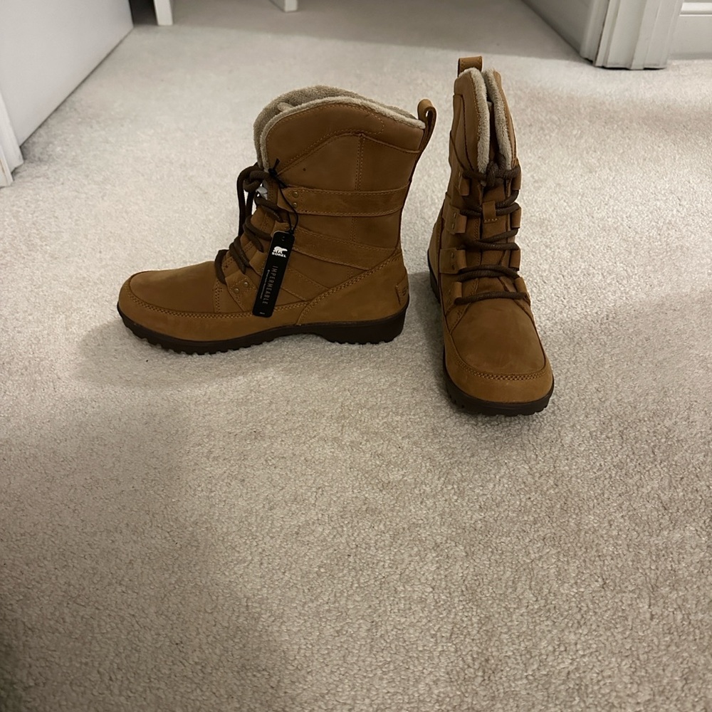 Women's Sorel Meadow Lace Premium Tan Elk Fleece lined Winter Boots NWT size 9